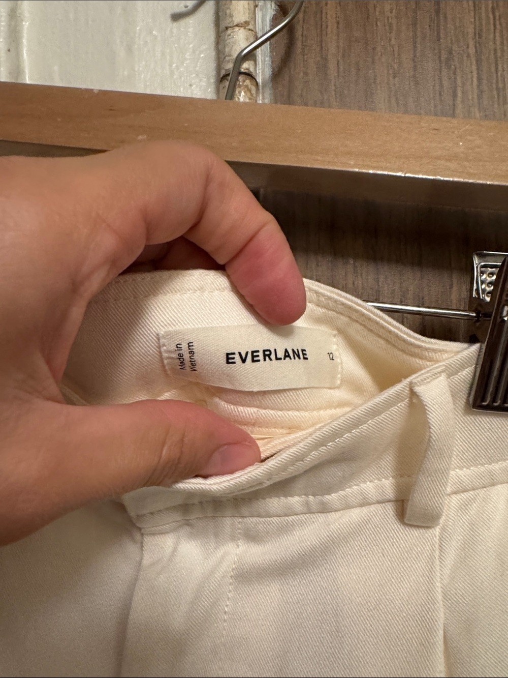 Everlane Draper Short in Buttersmooth - Picture 9 of 9